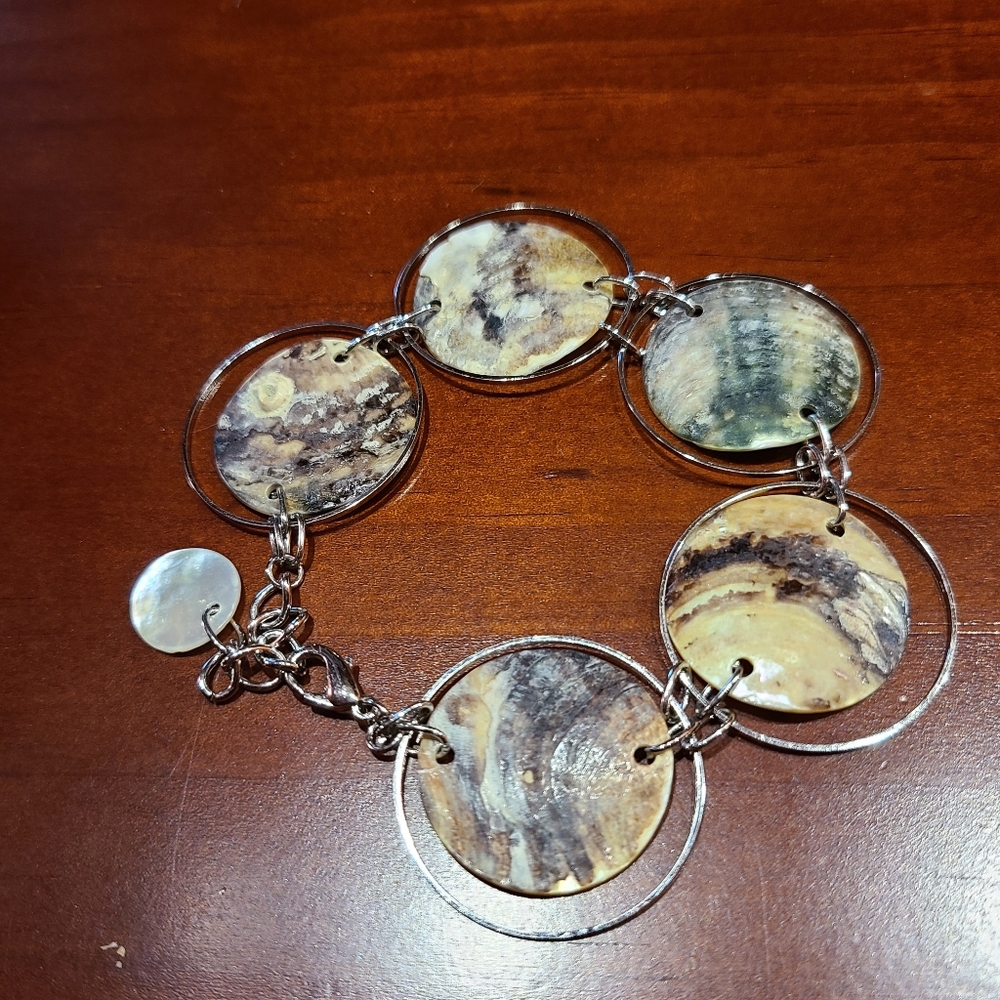 Shell silver bracelet with extender